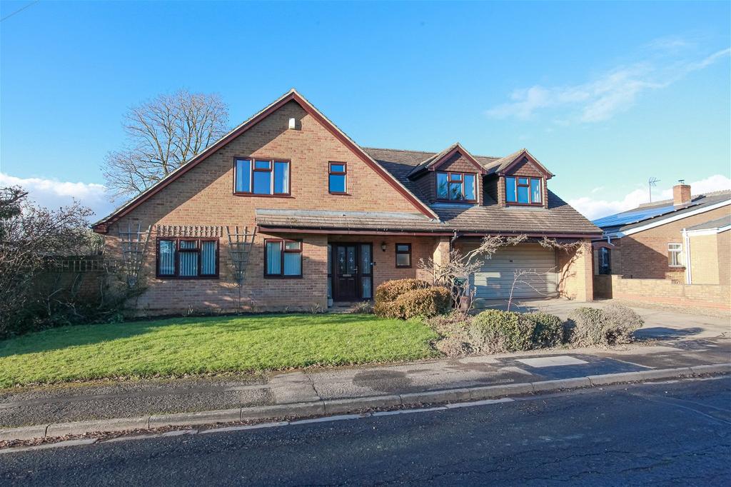 Bloxham Road, Banbury 4 bed detached house £850,000