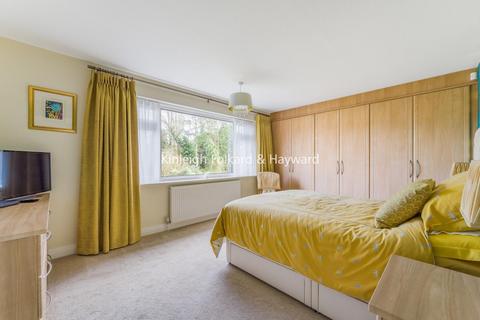 2b Logs Hill, Bromley, BR1 2PL