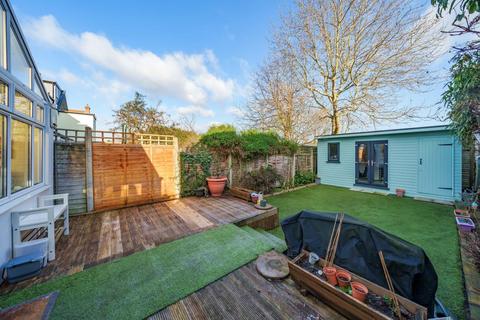 4 bedroom semi-detached house for sale - Haywood Road, Bromley