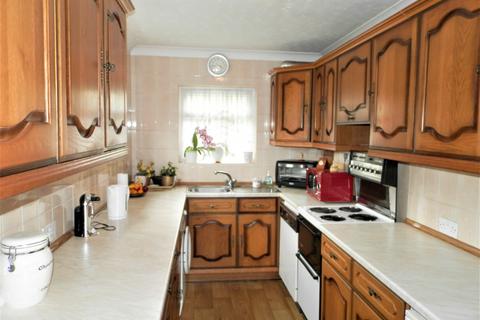 2 Maybrick Road, Hornchurch, RM11 2AZ