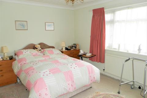 2 Maybrick Road, Hornchurch, RM11 2AZ