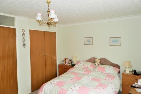 2 Maybrick Road, Hornchurch, RM11 2AZ