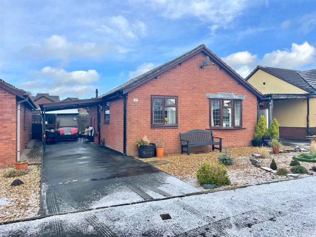Acorn Rise, Welshpool, Powys, SY21 2 bed bungalow £195,000