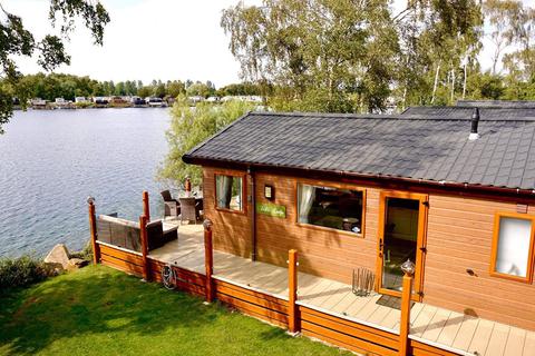 3 bedroom holiday lodge for sale, Misty Bay, Tattershall Lakes Country Park, Sleaford Road, Tattershall LN4