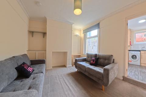4 bedroom house to rent, Ewhurst Road, Brighton BN2
