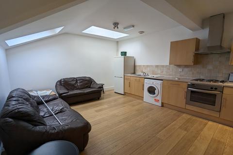 3 bedroom apartment to rent, Cowley, Oxford, Oxfordshire, OX4