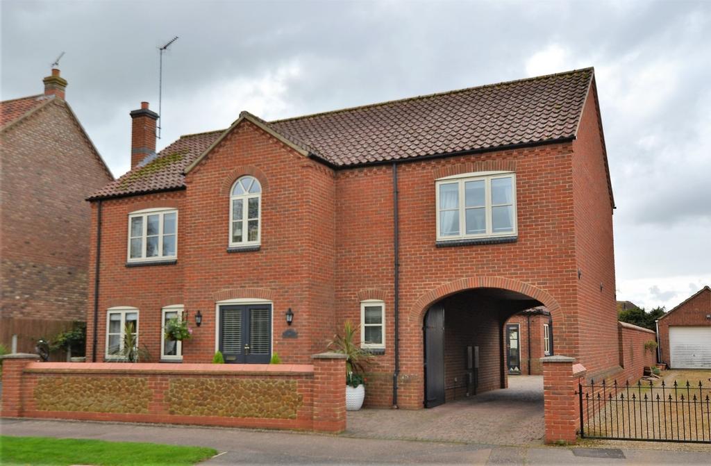 Mountbatten Road, Dersingham 4 bed detached house £600,000