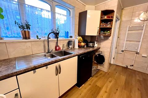 17 Cefn Yr Allt, Aberdulais, Neath, SA10 8HE