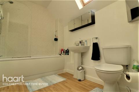19 Carus Crescent, Highwoods, Colchester, CO4 9FU