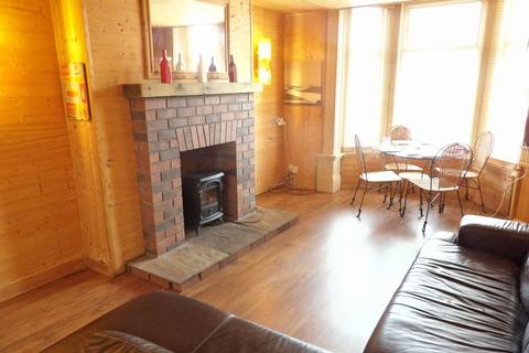 2 bedroom flat for sale, Coleridge Avenue, Westoe, South Shields, Tyne & Wear, NE33 3HA