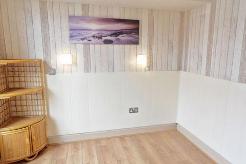 2 bedroom flat for sale, Coleridge Avenue, Westoe, South Shields, Tyne & Wear, NE33 3HA