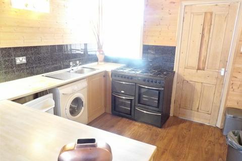 2 bedroom flat for sale, Coleridge Avenue, Westoe, South Shields, Tyne & Wear, NE33 3HA