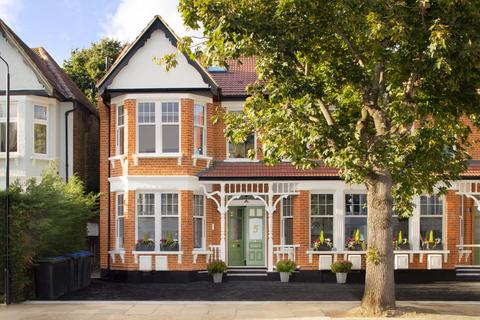 Flat 4, 77 Selborne Road, London, N14 7DE