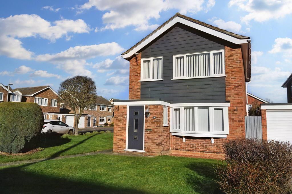 Nene Road, Eaton Ford PE19 3 bed detached house £380,000