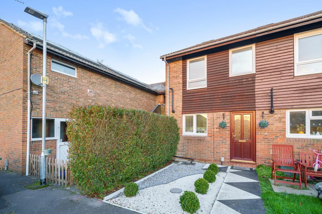 Bracknell, Berkshire, RG12 3 bed terraced house for sale £375,000