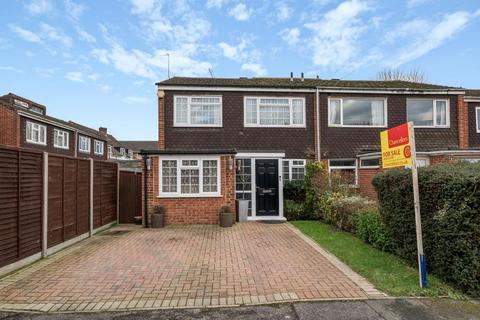 1 Balmoral Close, Slough, SL1 6JP