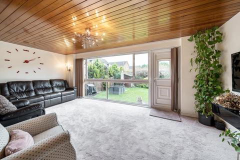 1 Balmoral Close, Slough, SL1 6JP