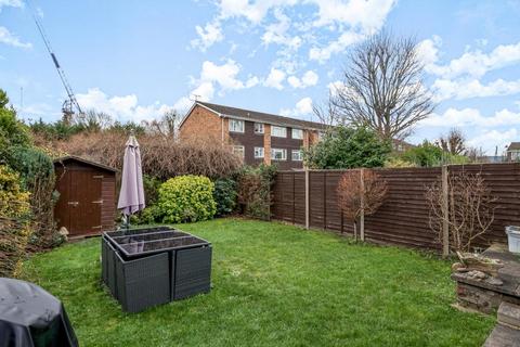 1 Balmoral Close, Slough, SL1 6JP