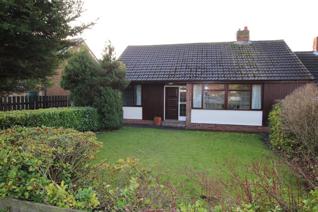 Bar Lane, Mapplewell, Barnsley 2 bed semidetached bungalow £205,000