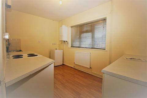 2 bedroom flat to rent, High Street, Chesterton