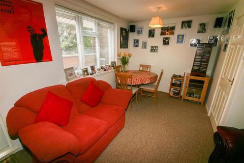 120 Howards Grove, Shirley, Southampton, SO15 5PW