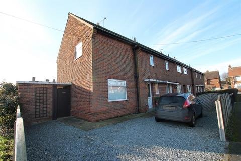 3 bedroom terraced house to rent, The Close, HU16