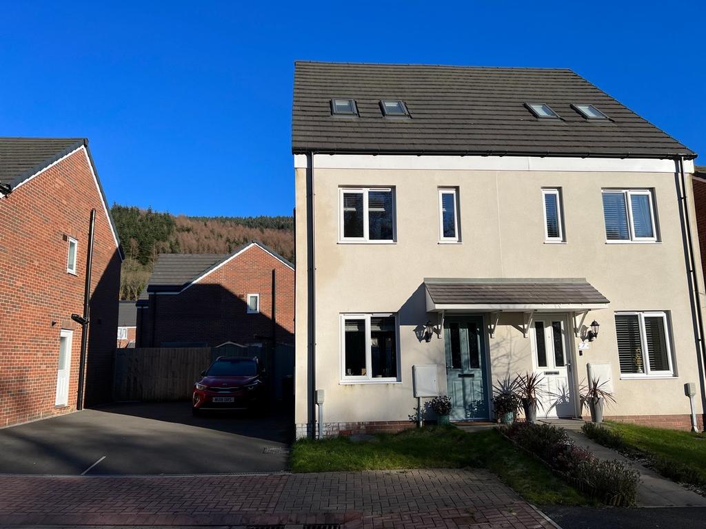 Trem Y Mynydd Mountain Ash Mountain Ash 3 bed detached house for sale