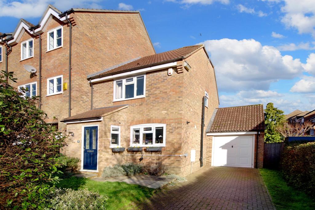 Horwood Close, Rickmansworth, WD3 4 bed house £600,000
