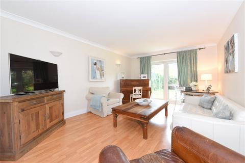 4 bedroom detached house to rent, Brooklands Road, Weybridge, KT13