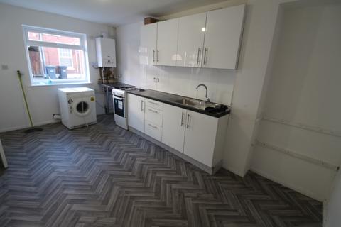 2 bedroom terraced house to rent - Frederick Street, High Town, Luton, LU2