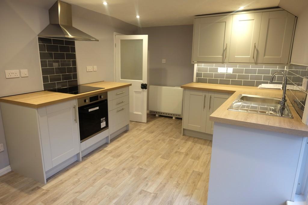 Oak Street, Fakenham, Norfolk 2 bed flat £750 pcm (£173 pw)