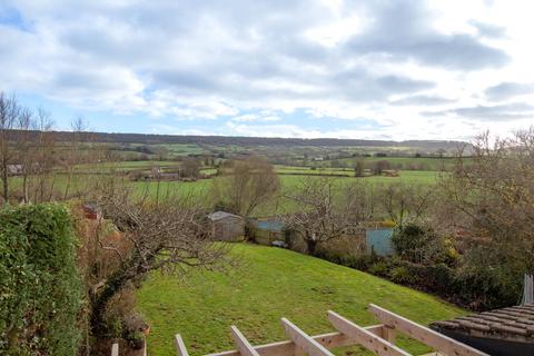 6 Oak Close, Ottery St Mary, EX11 1BB