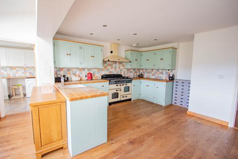 6 Oak Close, Ottery St Mary, EX11 1BB