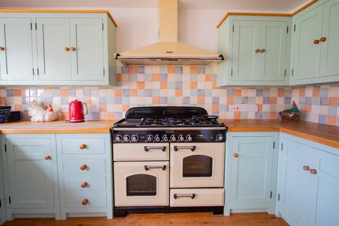 6 Oak Close, Ottery St Mary, EX11 1BB
