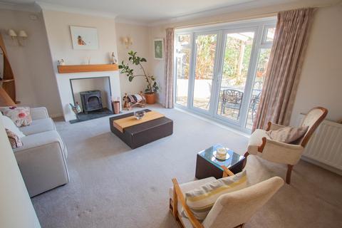 6 Oak Close, Ottery St Mary, EX11 1BB