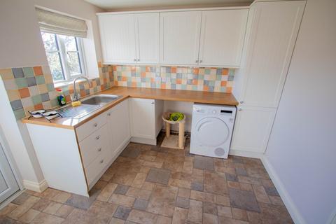 6 Oak Close, Ottery St Mary, EX11 1BB