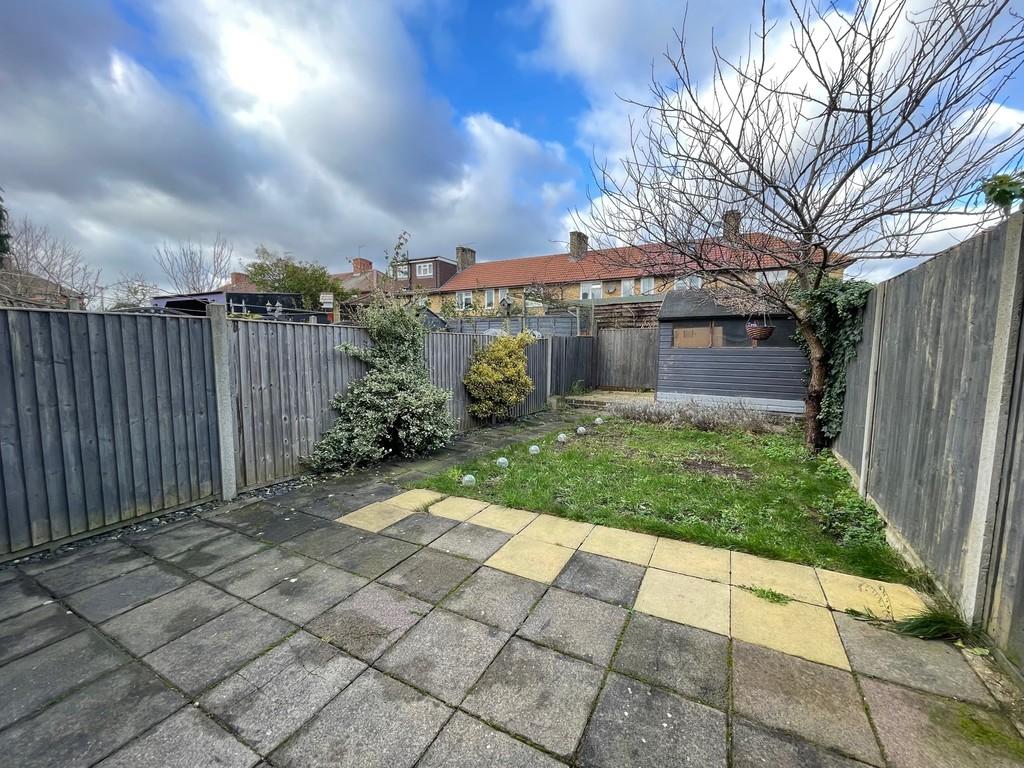 Tintern Road, Carshalton 3 bed terraced house for sale £425,000