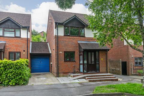 38 Honeysuckle Close, Winchester, SO22 4QQ