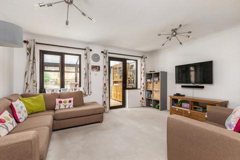 38 Honeysuckle Close, Winchester, SO22 4QQ