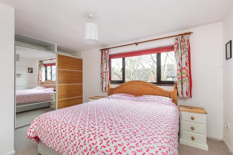 38 Honeysuckle Close, Winchester, SO22 4QQ