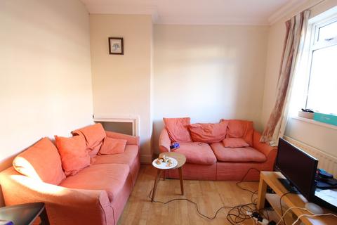 4 bedroom semi-detached house to rent, Broadlands Road, Southampton