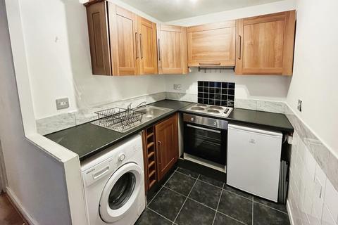 1 bedroom apartment to rent, Chantrell Court, Leeds