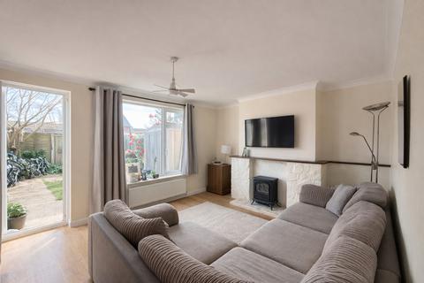 3 bedroom terraced house to rent, Southbourne Avenue, Holbury