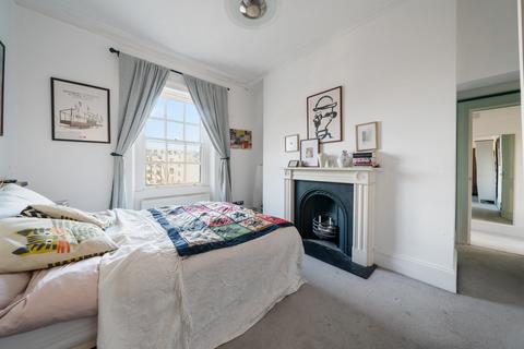 Flat 2, 71 High Street, London, N8 7QB