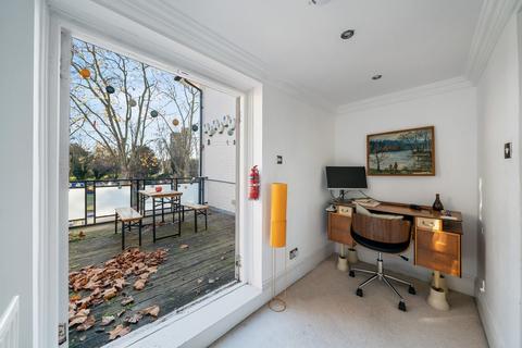 Flat 2, 71 High Street, London, N8 7QB