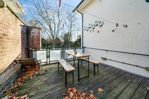 Flat 2, 71 High Street, London, N8 7QB