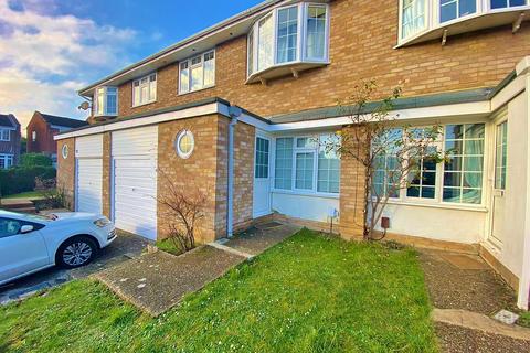 4 bedroom terraced house to rent, Lynwood, Guildford, Surrey, GU2