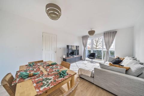 2 bedroom flat for sale - Champion House, Charlton Road, Charlton, London, SE7