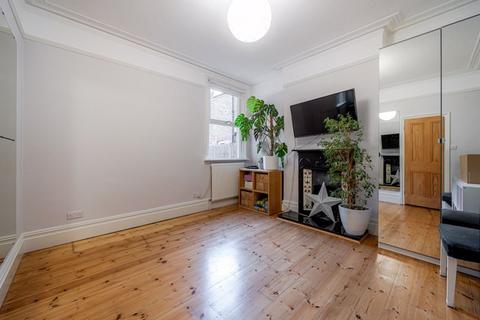 150 Whytecliffe Road North, Purley, CR8 2AS