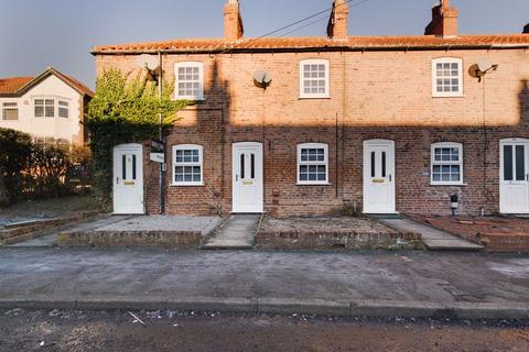 1 bedroom terraced house to rent, Main Street, Swanland